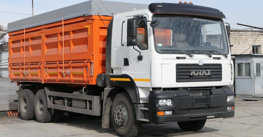 Напівпричіп-зерновоз: як правильно вибрати цей тип спецтехніки